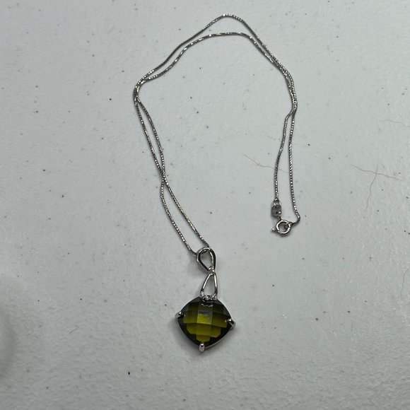 Silver Women's Choker 16" Necklace With Green Faceted Silver Plated Pendant - Picture 7 of 11